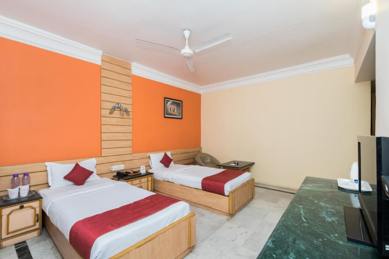 Kings Crown Vip Road Hotel Kolkata Bagian luar foto