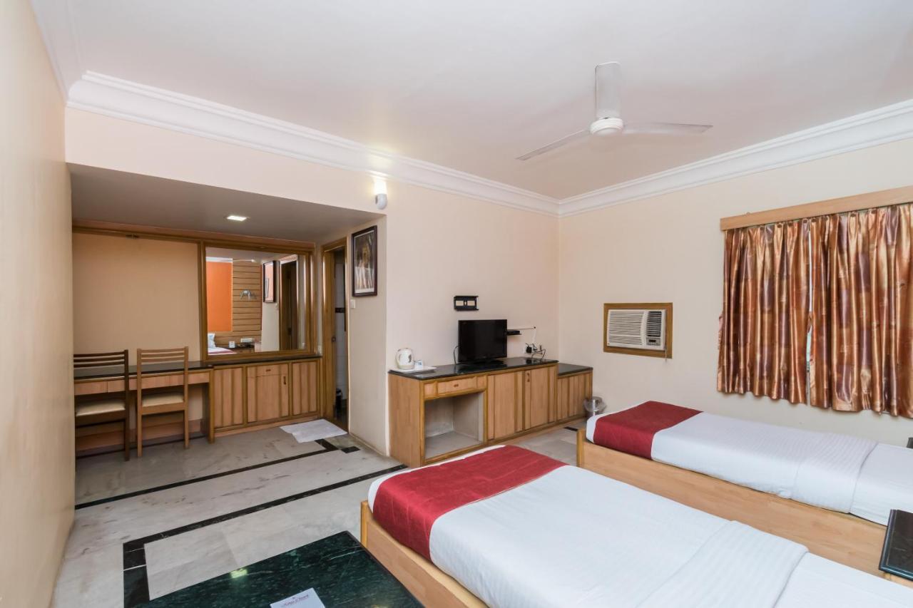 Kings Crown Vip Road Hotel Kolkata Bagian luar foto