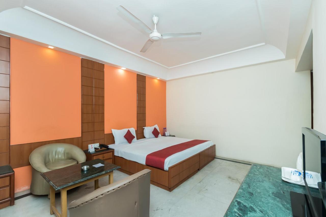 Kings Crown Vip Road Hotel Kolkata Bagian luar foto