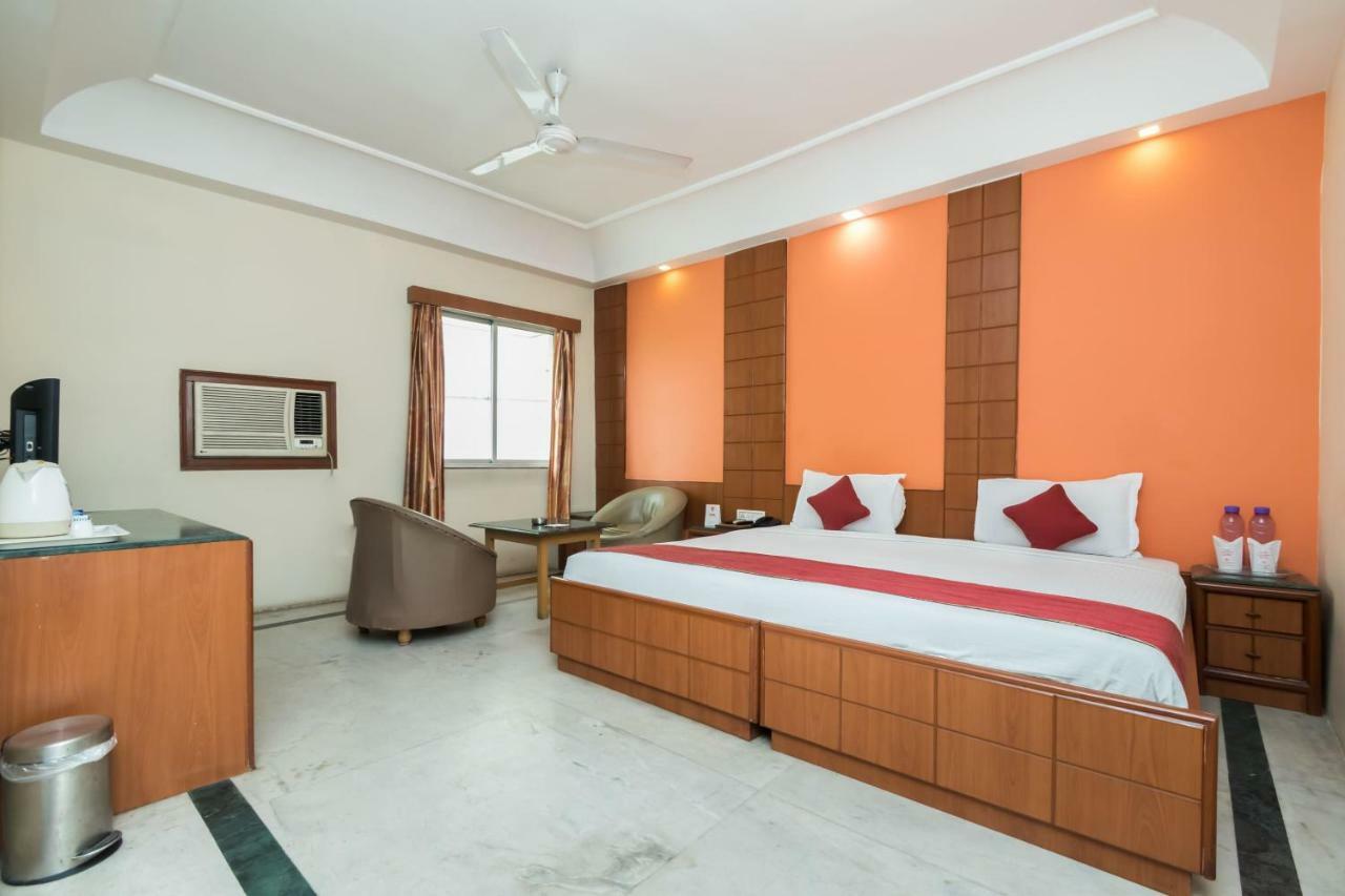 Kings Crown Vip Road Hotel Kolkata Bagian luar foto